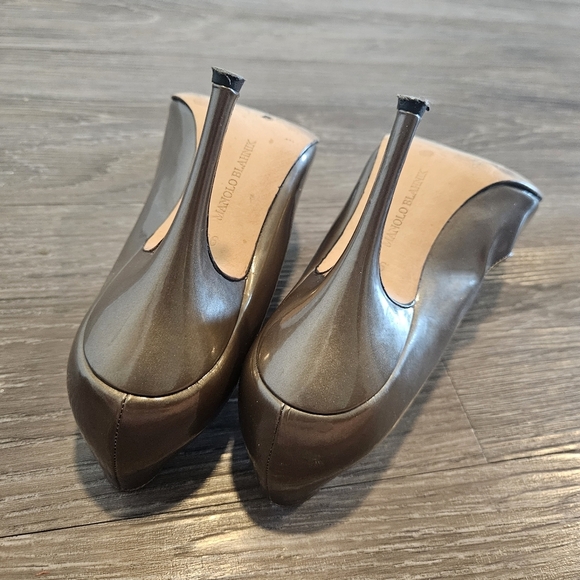 Manolo Blahnik heels - Picture 2 of 8